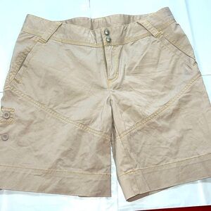 Athleta Women’s Tan canvas Shorts size 8 cotton spandex zip double snaps medium